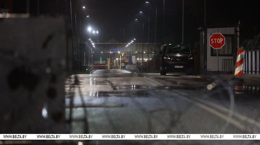 La Pologne rouvrira jeudi ses postes frontaliers avec la Biélorussie